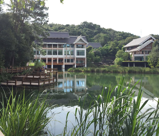 欣方圳園林垃圾桶 改變普洱梅子湖衛生環(huán)境