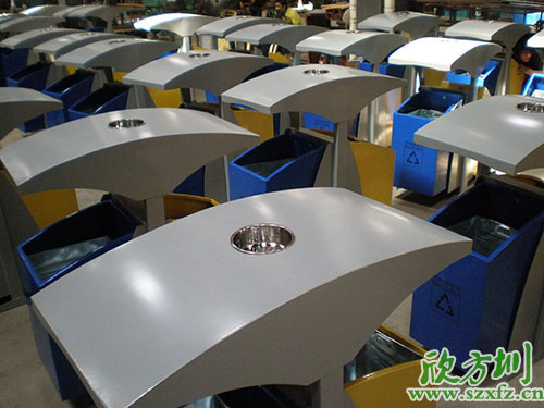 成都旅游公司選購欣方圳鋼板分類(lèi)垃圾桶