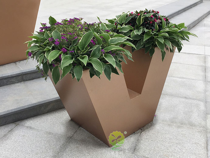 不銹鋼V形字母創(chuàng )意花箱園林景觀(guān)花池定制廠(chǎng)家