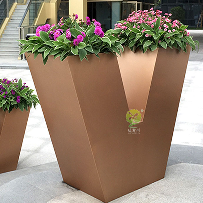 不銹鋼V形字母創(chuàng )意花箱園林景觀(guān)花池定制廠(chǎng)家
