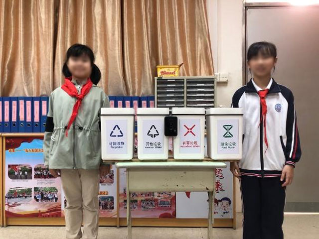東莞小學(xué)生發(fā)明二維碼智能識別垃圾分類(lèi)系統
