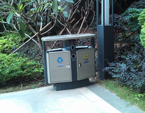 欣方圳環(huán)保果皮箱 讓四川樂(lè )山街道換新顏