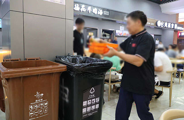 看上海強制推行垃圾分類(lèi)1月后的成效