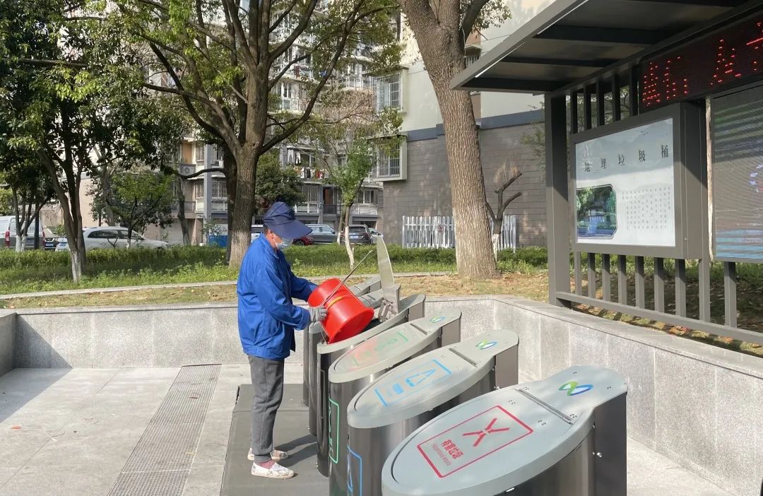 不銹鋼地埋式垃圾桶試點(diǎn)杭州蕭山老舊小區改造